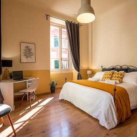Family Apartments Angeli Genoa Bagian luar foto