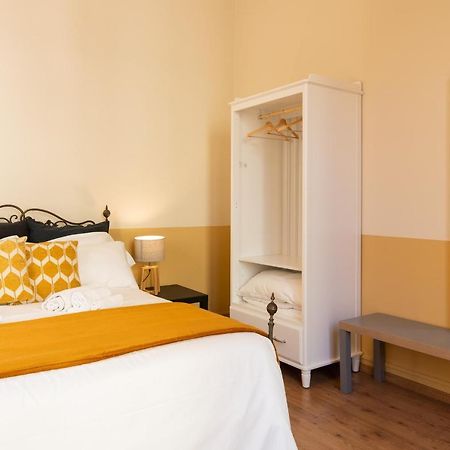 Family Apartments Angeli Genoa Bagian luar foto