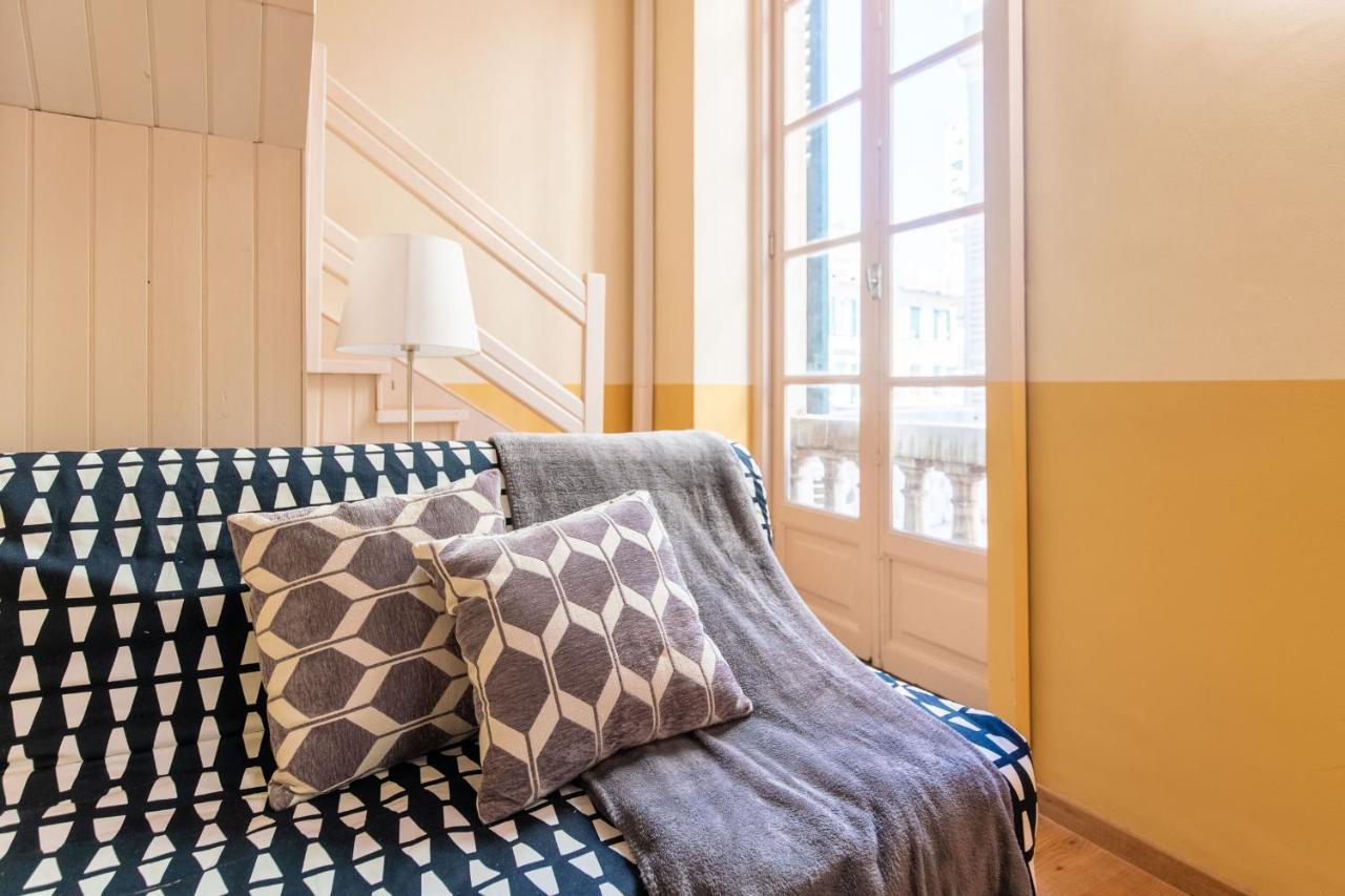 Family Apartments Angeli Genoa Bagian luar foto