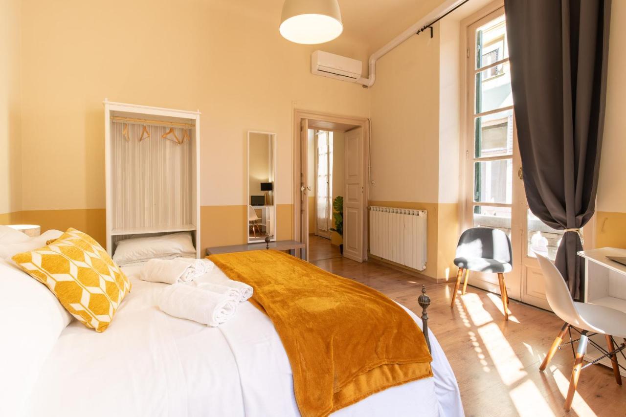 Family Apartments Angeli Genoa Bagian luar foto