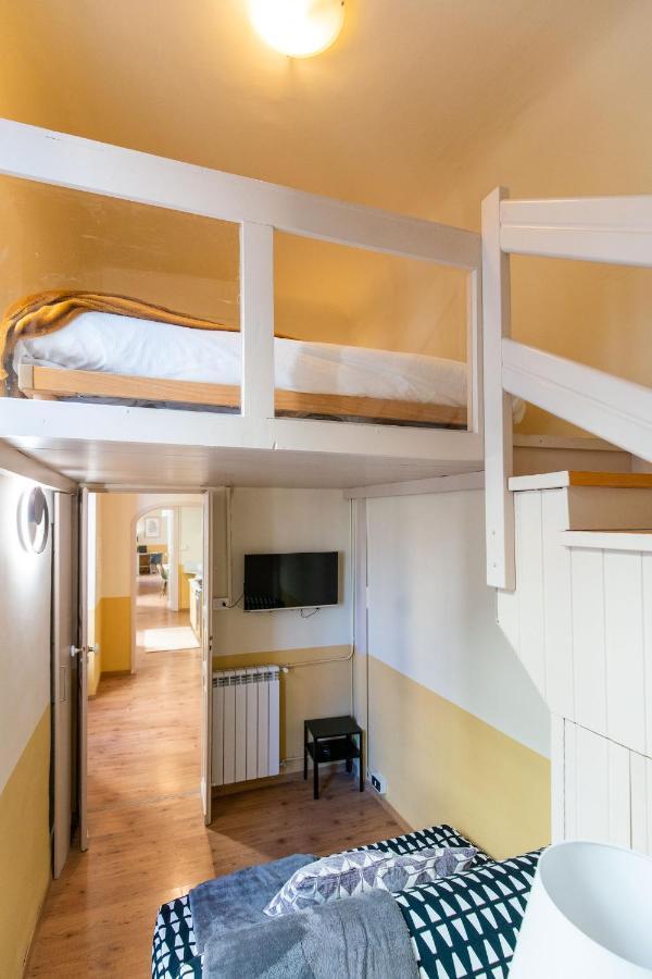 Family Apartments Angeli Genoa Bagian luar foto